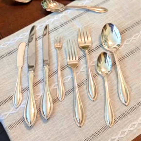 Onieda Other - Vintage Oneida Ltd - Silver Plated Flatware - Service for 4 - Plus Servingware